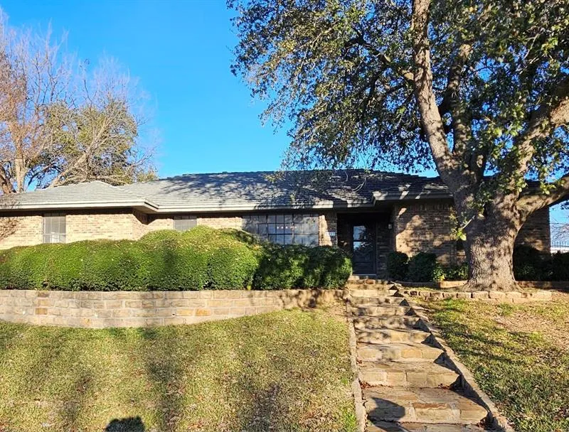 1817 Rhinevalley Drive, Arlington TX 76012