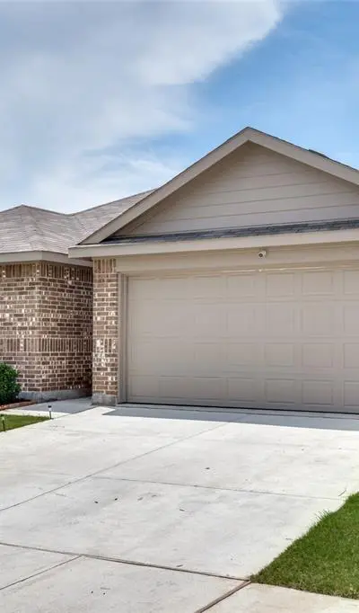 1336 Dillard Creek Drive, Fort Worth TX 76247 - Photo 4
