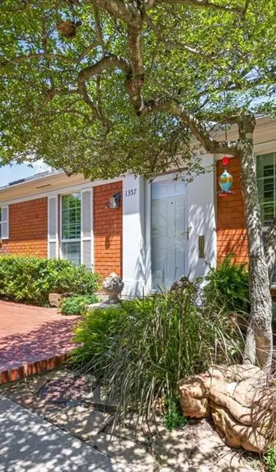 1357 Roaring Springs Road, Fort Worth TX 76114 - Photo 3