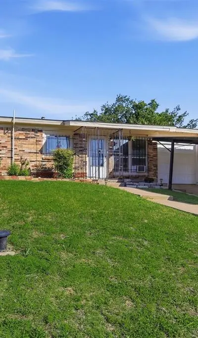 2308 Tanneyhill Lane, Fort Worth TX 76112 - Photo 3