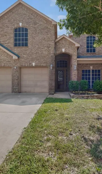 914 Hidden Lakes Drive, Cedar Hill TX 75104 - Photo 2