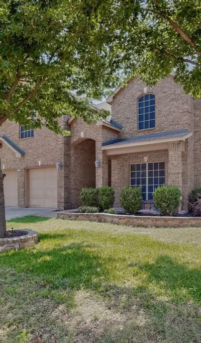 914 Hidden Lakes Drive, Cedar Hill TX 75104 - Photo 3