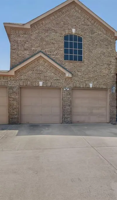 914 Hidden Lakes Drive, Cedar Hill TX 75104 - Photo 4