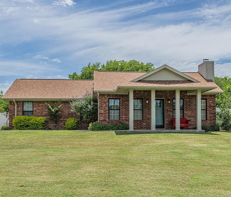 204 S Spring Branch Trail, Springtown TX 76082