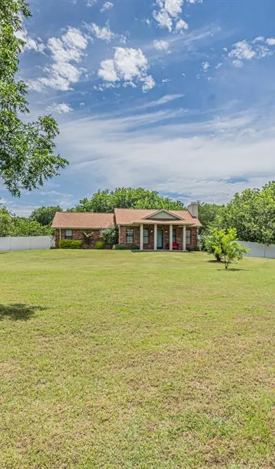 204 S Spring Branch Trail, Springtown TX 76082 - Photo 5