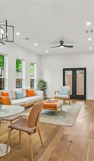2218 Bombay Avenue, Dallas TX 75235 - Photo 3