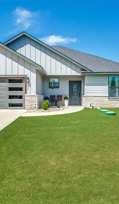 2404 Beverly Drive, Granbury TX 76048