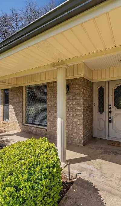 2415 Lakeview Circle, Arlington TX 76013 - Photo 4