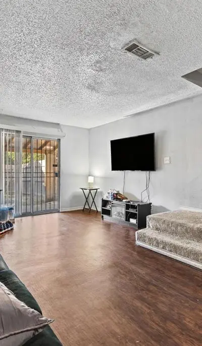 2157 Aspen Drive, Dallas TX 75227 - Photo 2