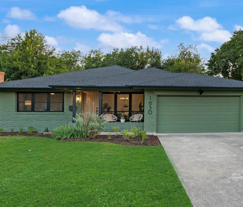 1650 Macmanus Drive, Dallas TX 75228
