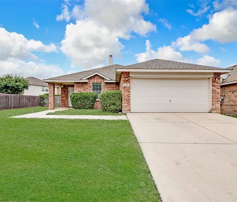 596 Creekbend Street, Crowley TX 76036