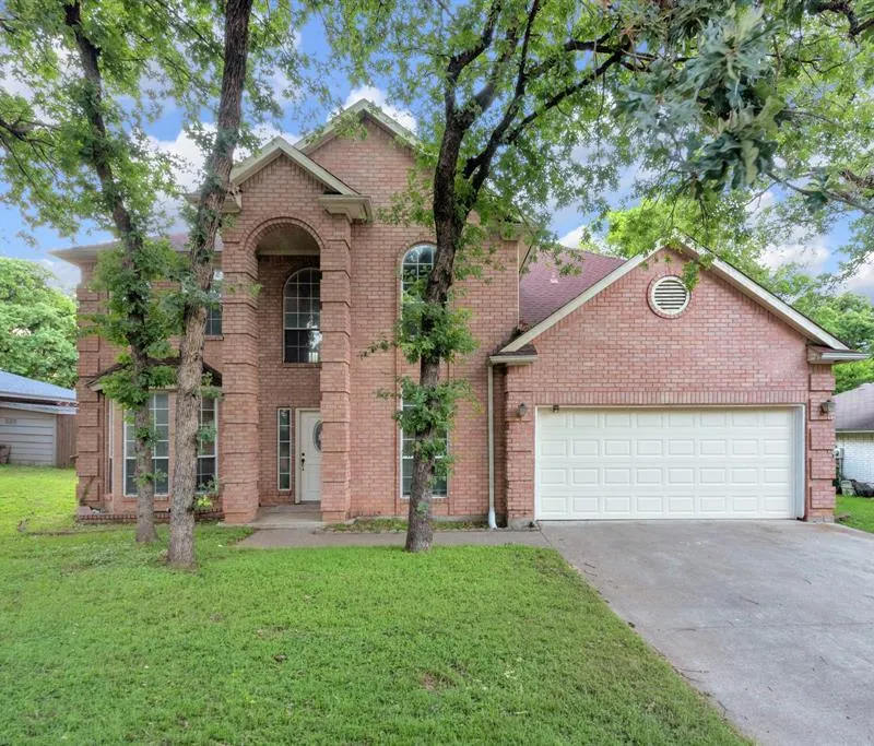2119 Twin Elms Drive, Arlington TX 76012