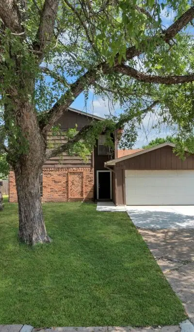 830 Frances Drive, Grand Prairie TX 75052 - Photo 2