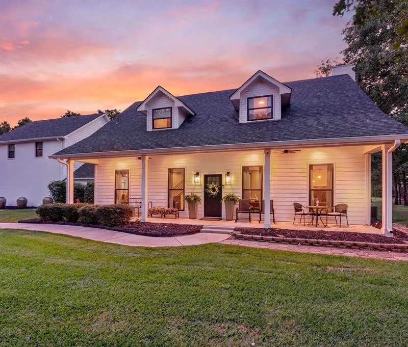 4208 Country Hill Road, Fort Worth TX 76140