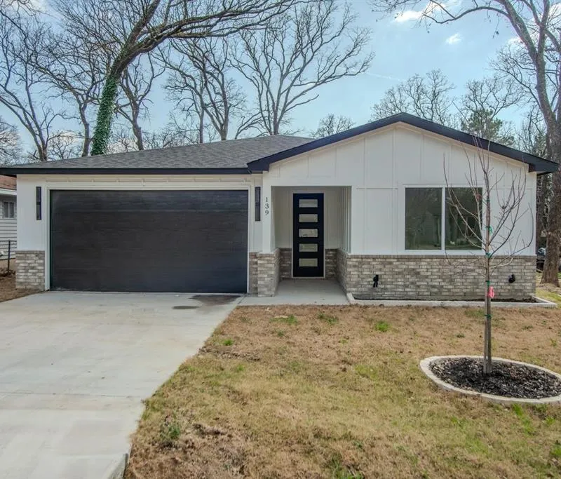139 Forest Oaks Drive, Gun Barrel City TX 75156