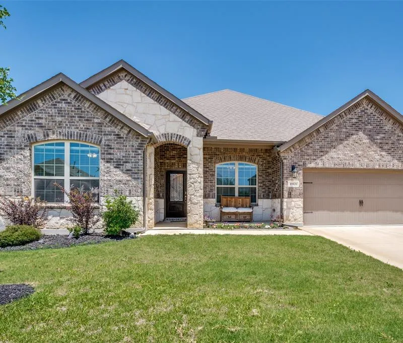 10121 Table Bluff Street, Aubrey TX 76227