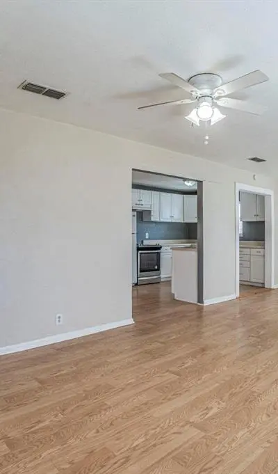900 Elizabeth Boulevard, Granbury TX 76048 - Photo 2