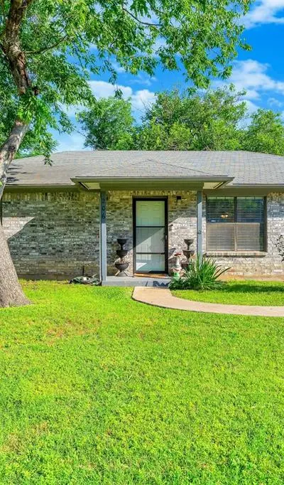 206 Lovelady Street, Cleburne TX 76033