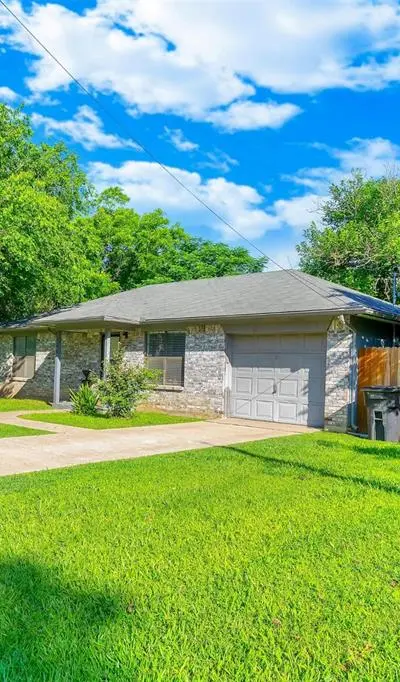 206 Lovelady Street, Cleburne TX 76033 - Photo 2