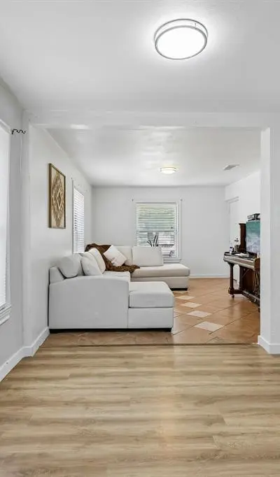 1215 Churchill Road, River Oaks TX 76114 - Photo 3