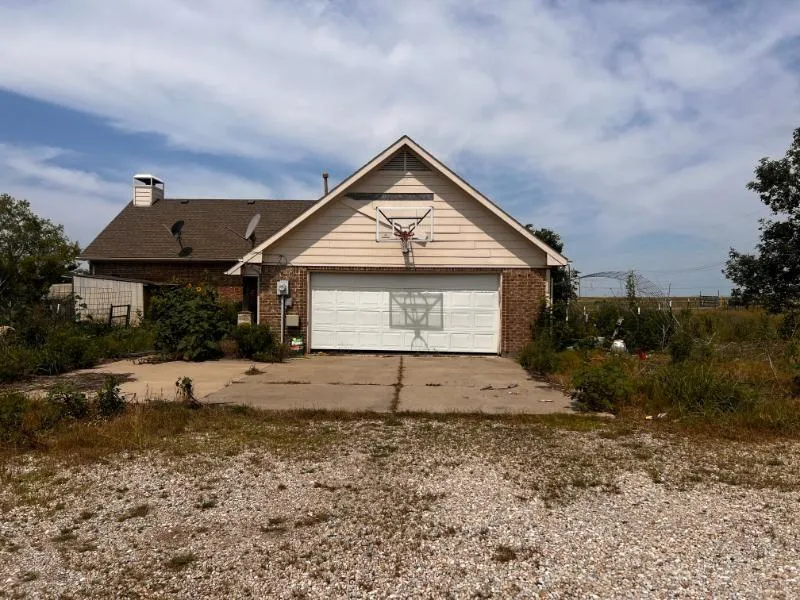 1823 County Road 596, Nevada TX 75173