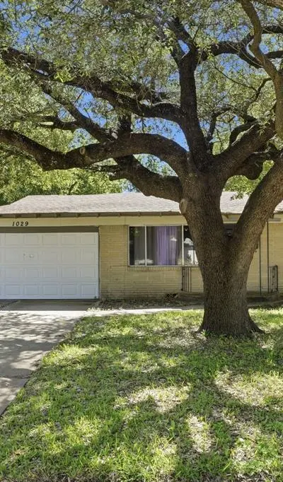 1029 Usher Street, Benbrook TX 76126