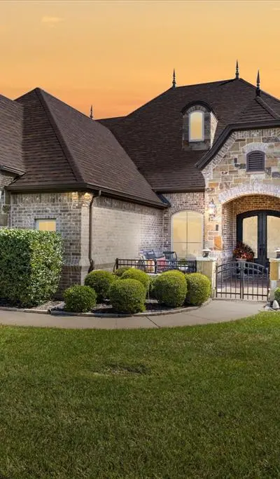 1014 Sunset Bay Court, Granbury TX 76048