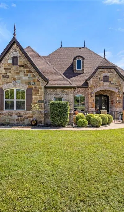 1014 Sunset Bay Court, Granbury TX 76048 - Photo 4