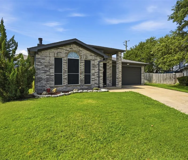10117 High Bluff Drive, Fort Worth TX 76108