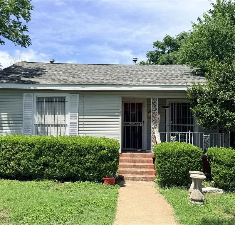 4044 Stanley Avenue, Fort Worth TX 76110