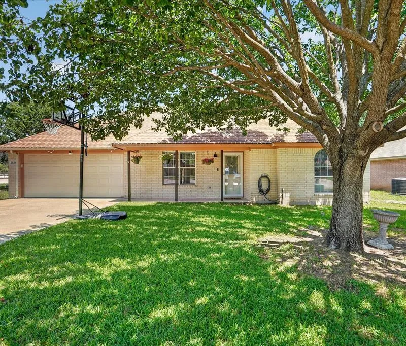 1801 Rayna Drive, Weatherford TX 76086