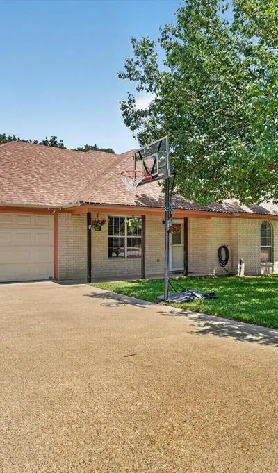 1801 Rayna Drive, Weatherford TX 76086 - Photo 2