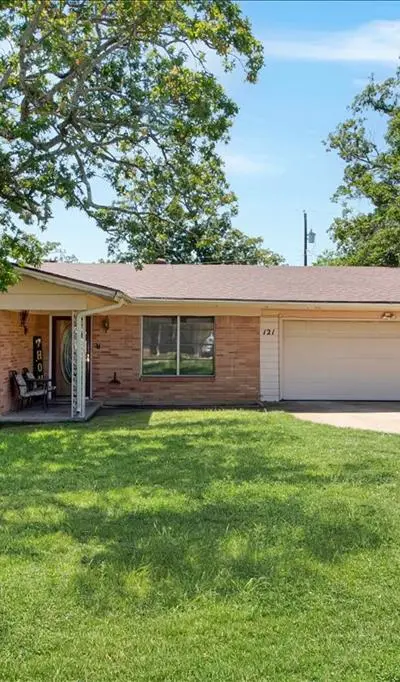 121 S Imperial Drive, Denison TX 75020