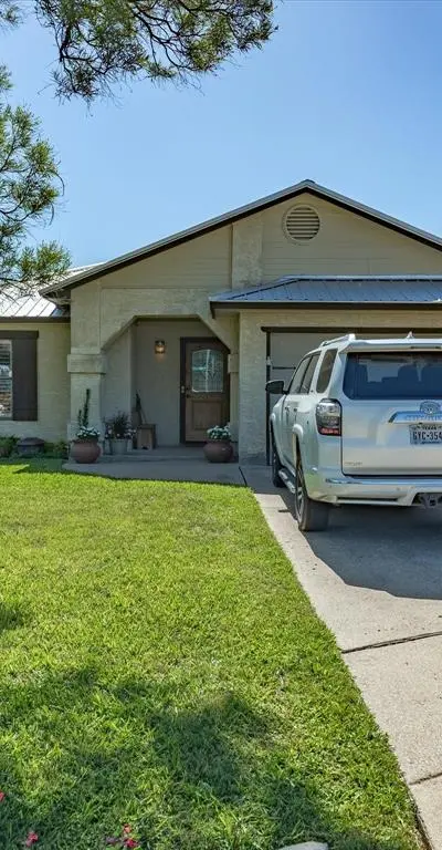 2100 Whispering Wind Street, Fort Worth TX 76108