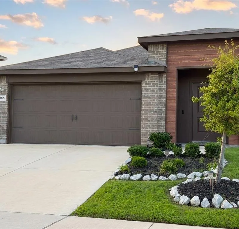 1085 Old Oaks Drive, Forney TX 75126