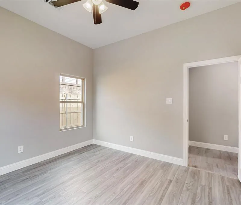 706 Poinsettia, Lancaster TX 75146