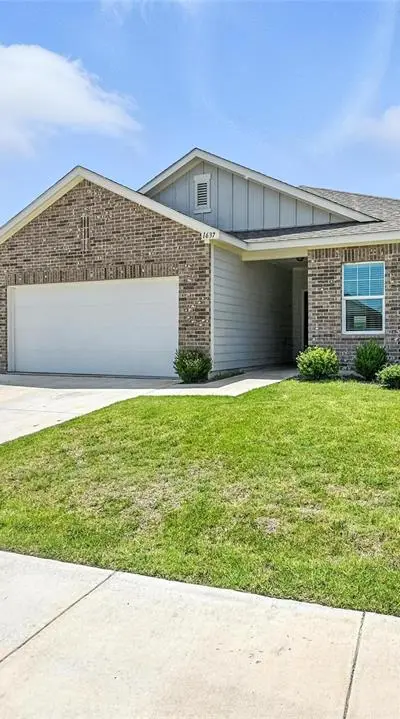 1637 Escondido Drive, Fort Worth TX 76052