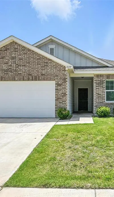 1637 Escondido Drive, Fort Worth TX 76052 - Photo 2