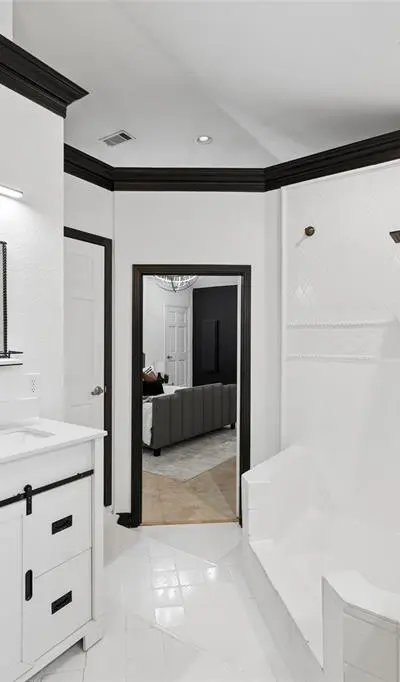 324 N Brighton Avenue, Dallas TX 75208