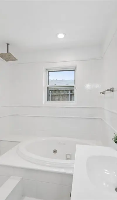 324 N Brighton Avenue, Dallas TX 75208 - Photo 2