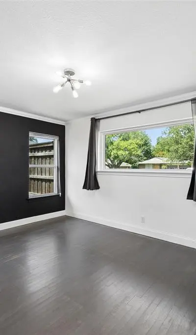 324 N Brighton Avenue, Dallas TX 75208 - Photo 4