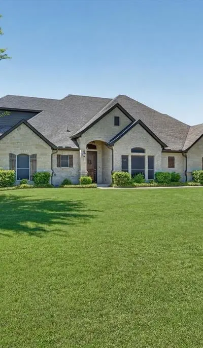 2000 Adams Lane S, Azle TX 76020 - Photo 2