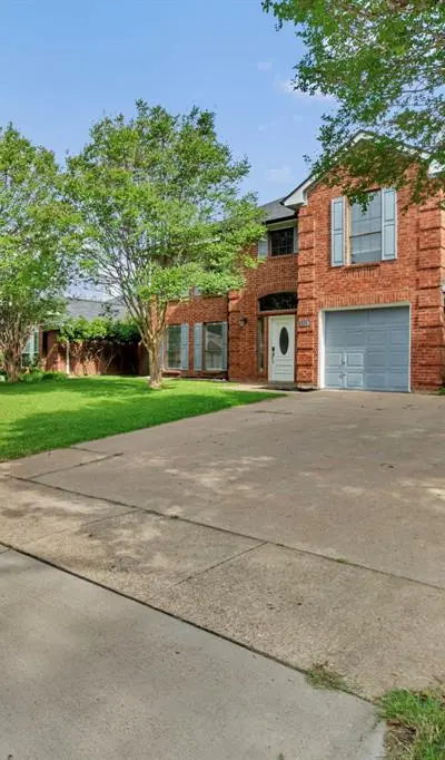 326 Baldwin Street, Grand Prairie TX 75052 - Photo 2