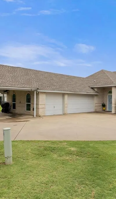 3226 Sunrise Court, Granbury TX 76048 - Photo 3