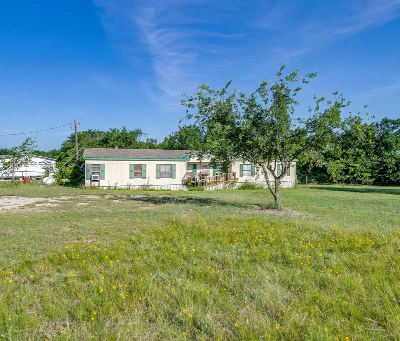 127 Lelon Lane, Springtown TX 76082
