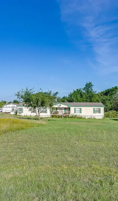 127 Lelon Lane, Springtown TX 76082 - Photo 4