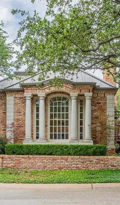 20 Stonecourt Circle, Dallas TX 75225
