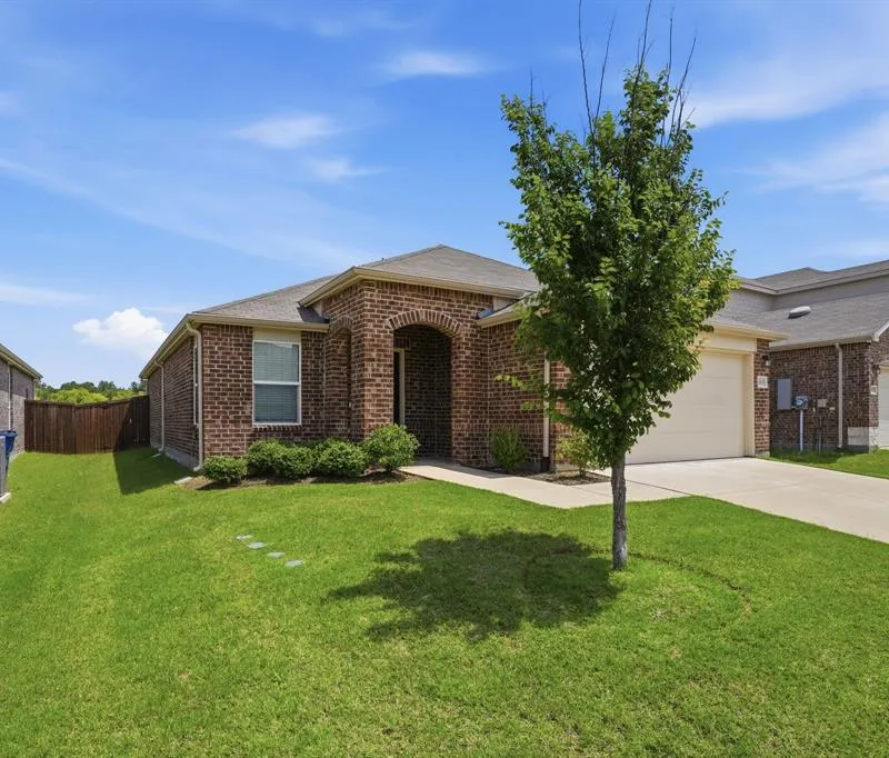 1013 Vernon Drive, Aubrey TX 76227