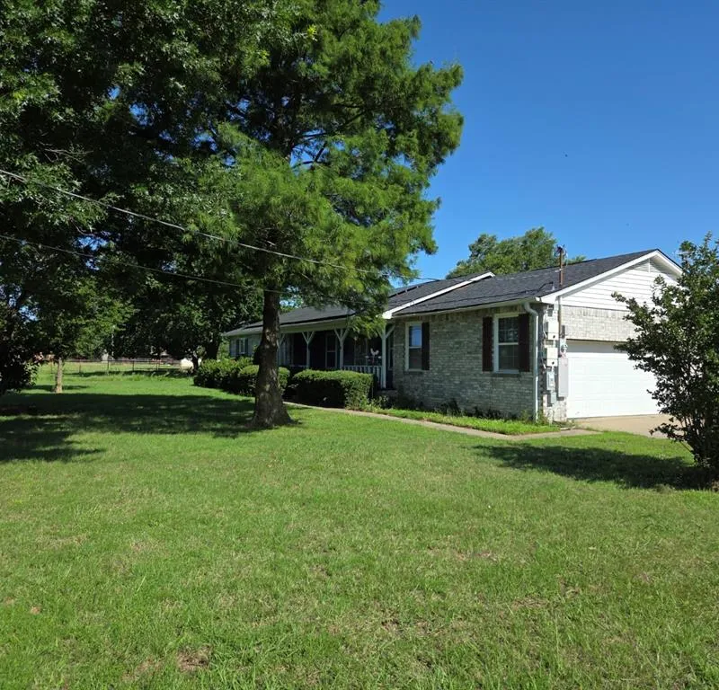 27513 State Highway 56, Whitesboro TX 76273