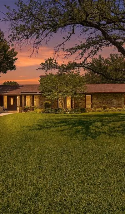 715 Stonelake Drive, Cleburne TX 76033